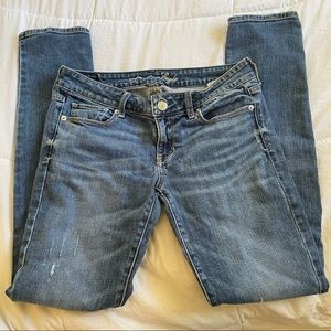 American Eagle Distressed Skinny Jeans Size 6